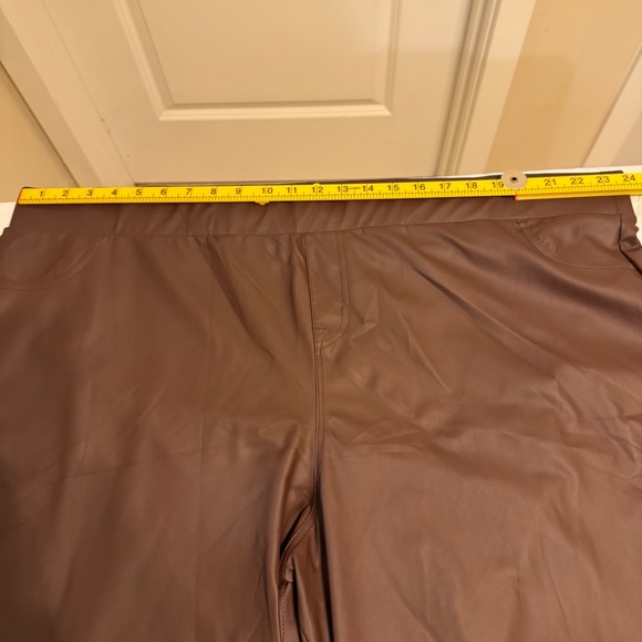 🤎 Torrid Faux-Leather Flare Pants | Chocolate Brown | Size 5 (5X/28) - Picture 2 of 5